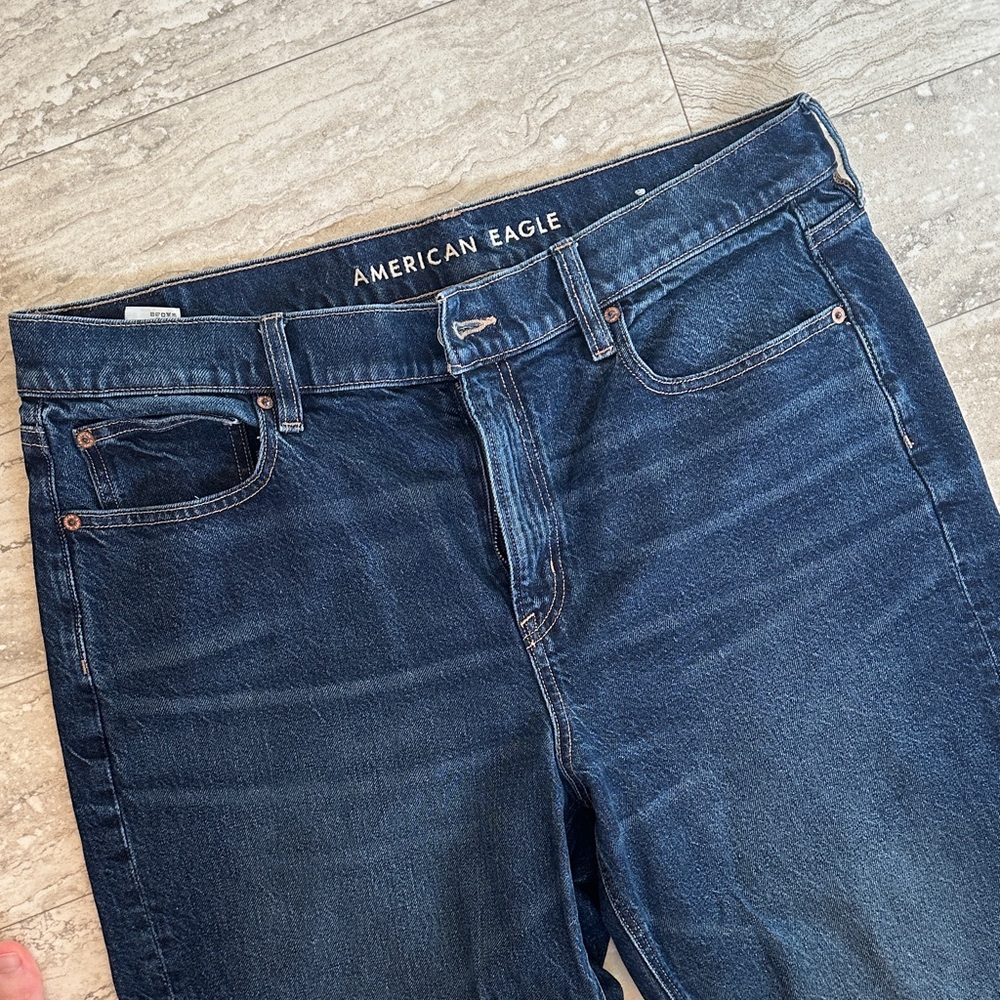 American Eagle Outfitters women’s high rise ankle straight mom jeans size 16